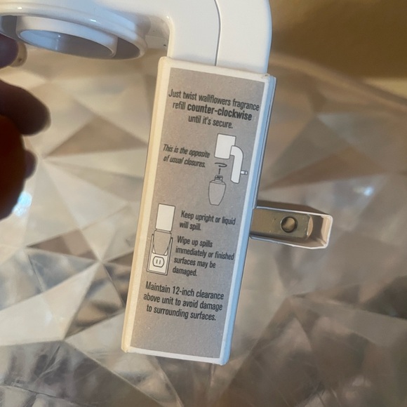 Bath & Body Works Golden Retriever Dog with Pumpkin Wall Flower NEW & CUTEE! - Picture 7 of 16